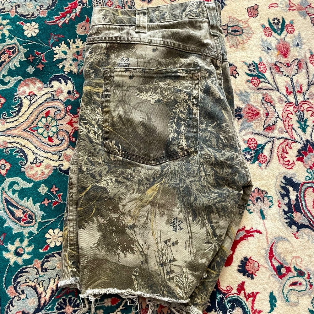 Real tree shorts vintage style in good condition